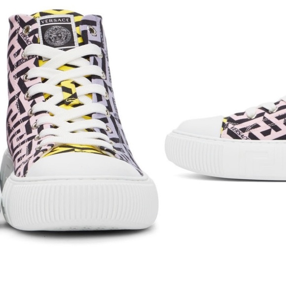 Versace La Greca Men's
Split Leather High-Top
Sneakers Size 44 EU / 11
US Multi - Picture 10 of 14